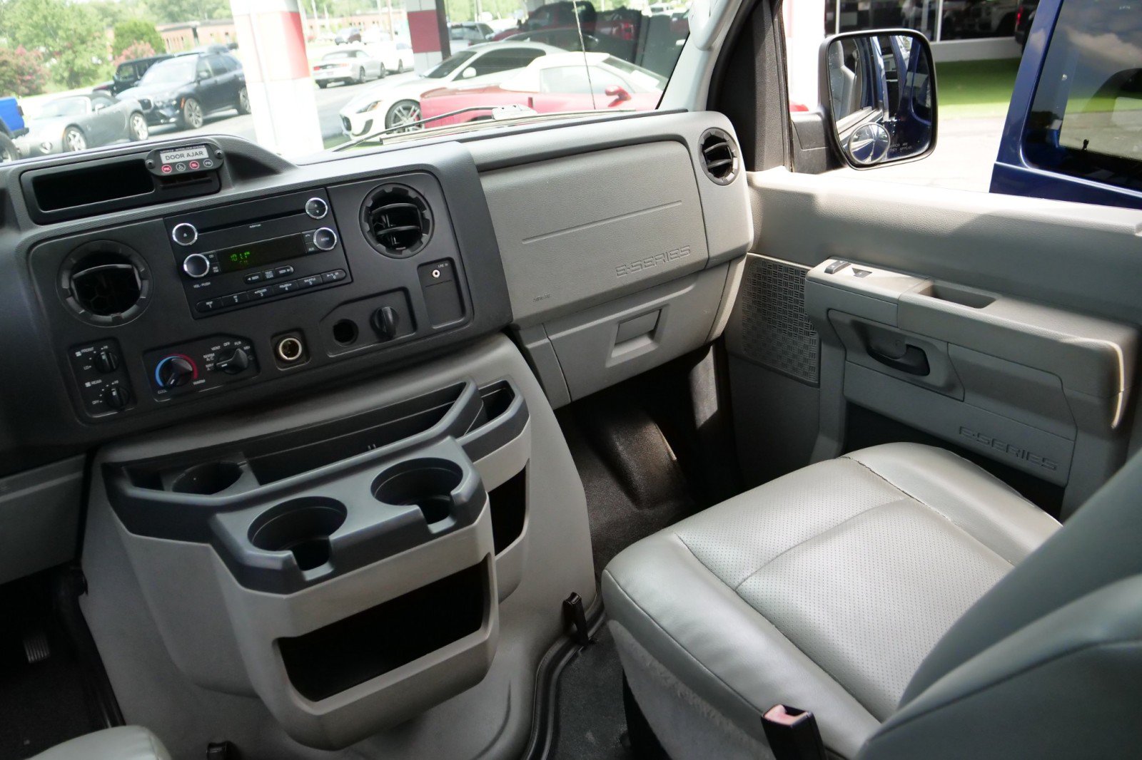 Used 2010 Ford E-250 and Econoline 250 Extended RWD image 34