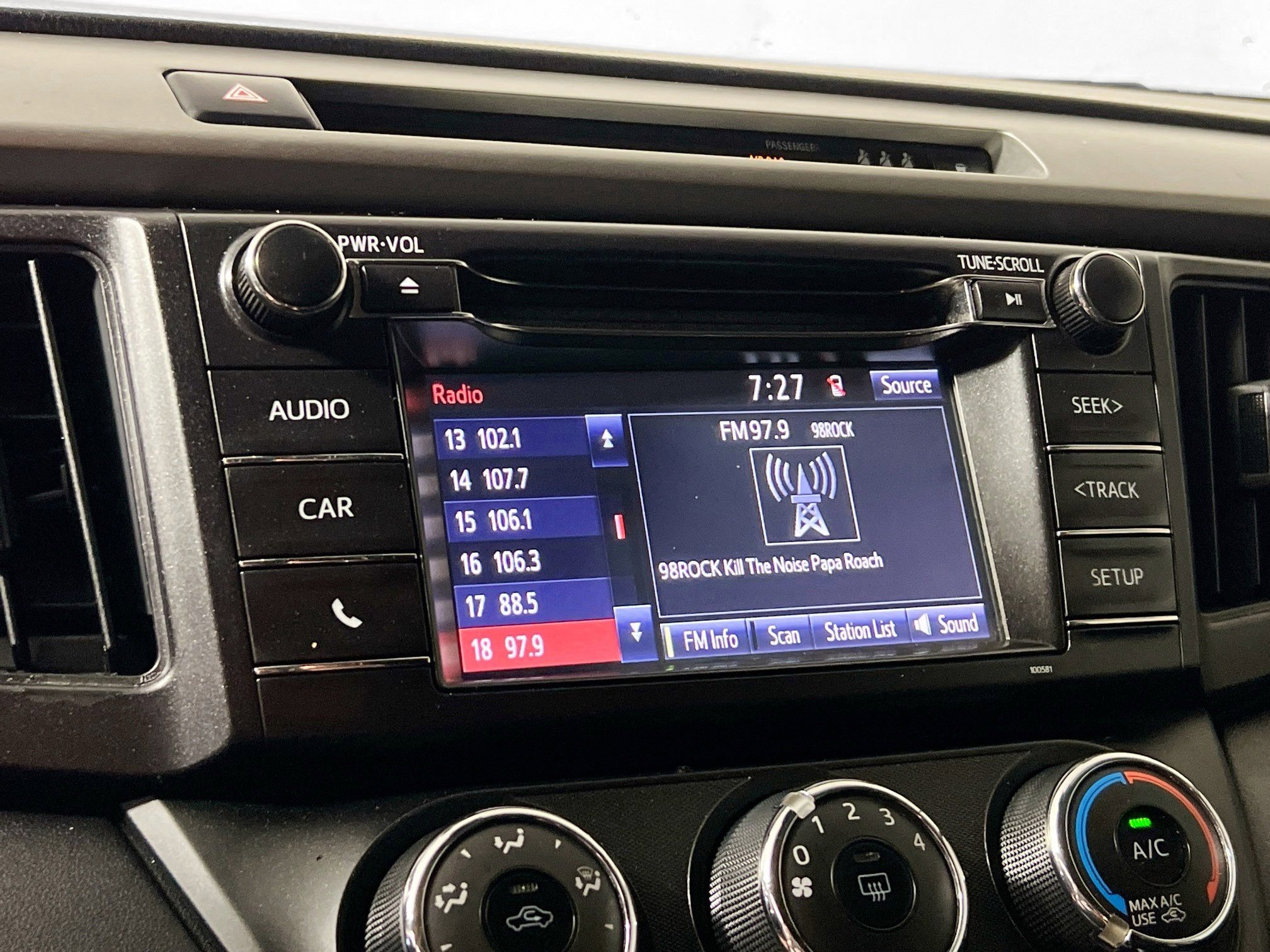 Used 2017 Toyota RAV4 LE image 27