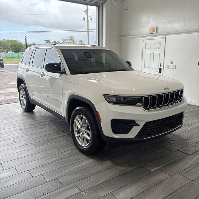 Used 2024 Jeep Grand Cherokee Laredo X w/ Trailer Tow Package AWD/4WD image 7