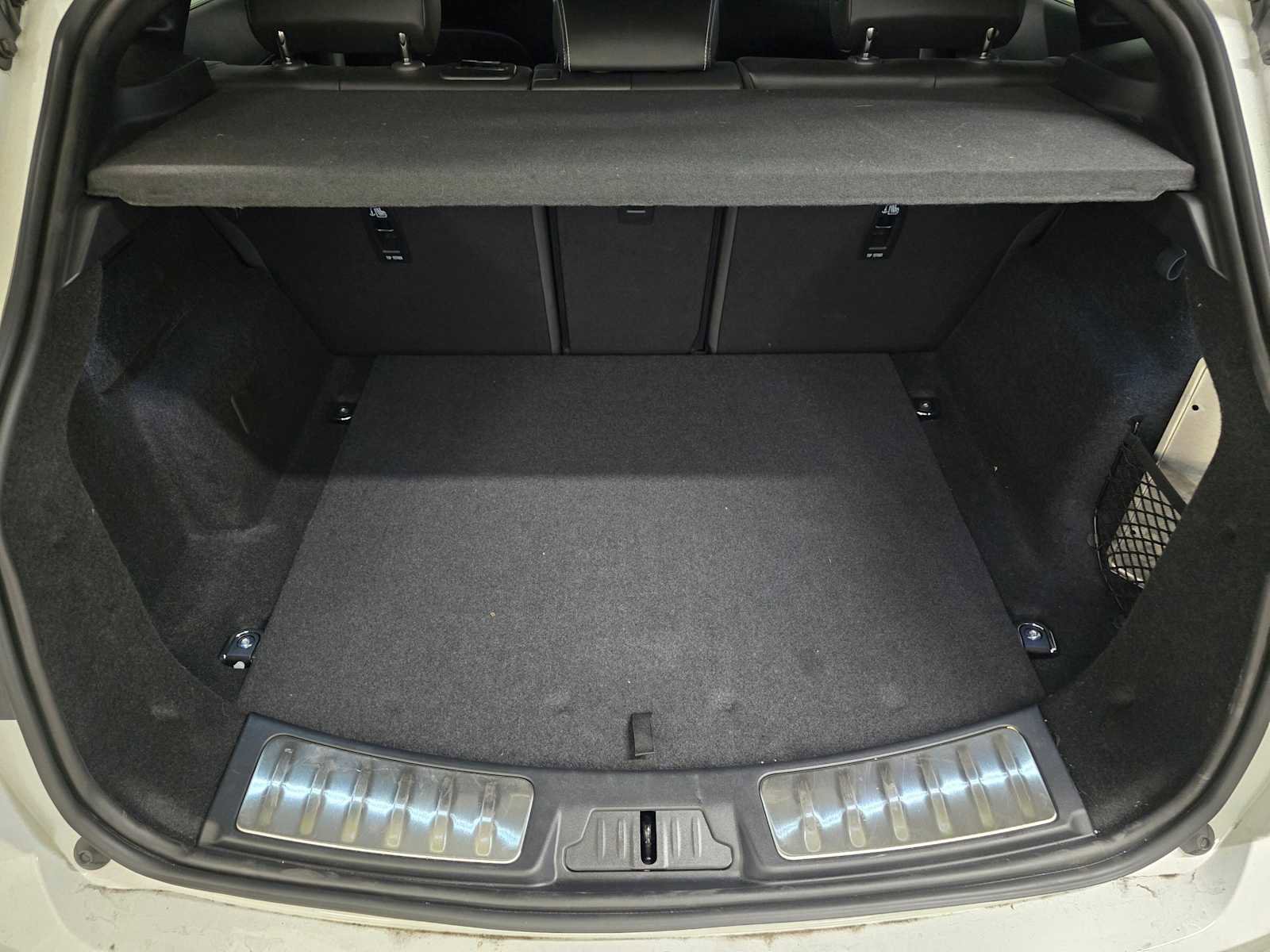 Used 2024 Jaguar E-PACE R-Dynamic SE image 16