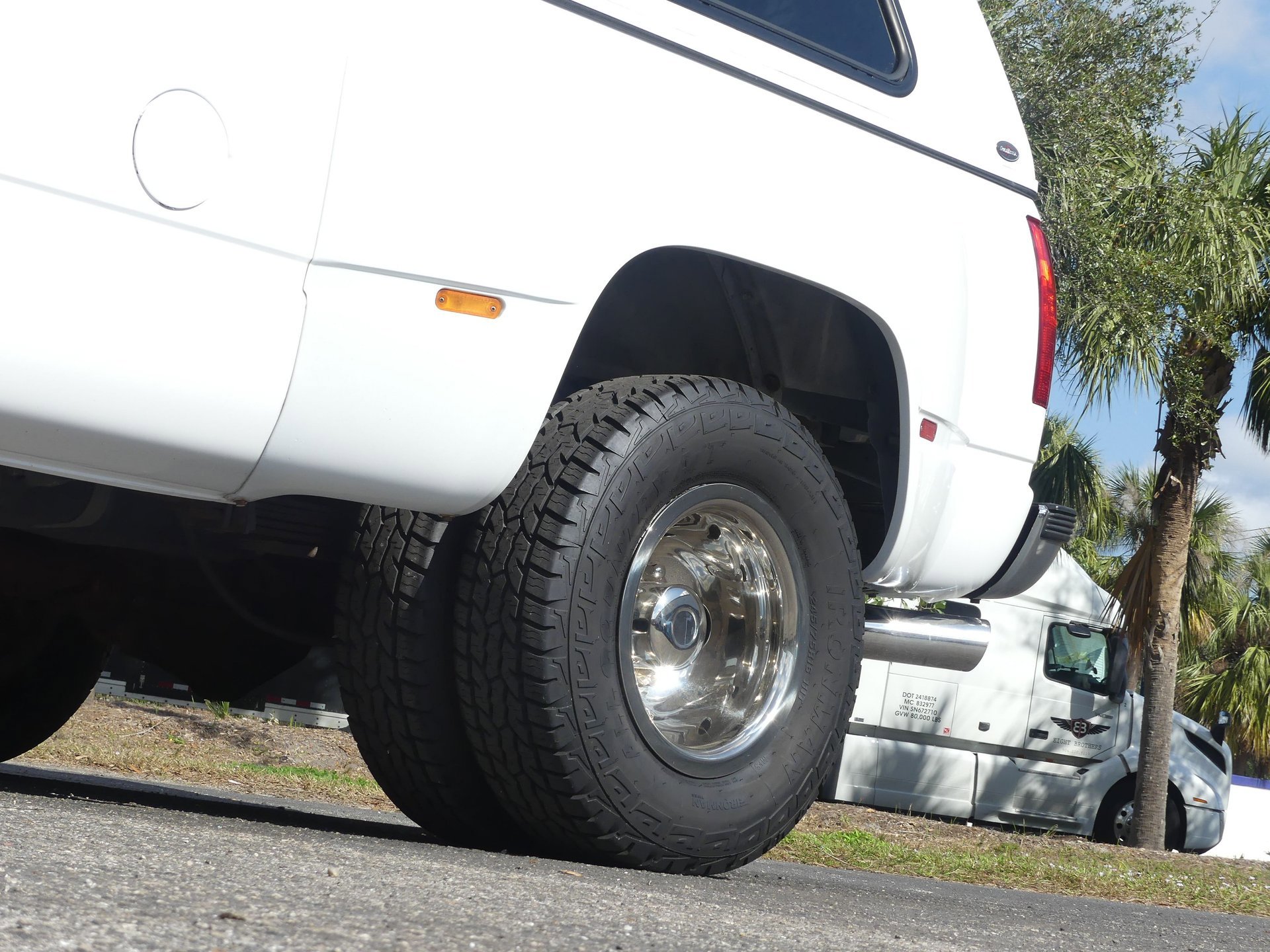 Used 2000 Chevrolet Silverado 3500 2WD Crew Cab image 23