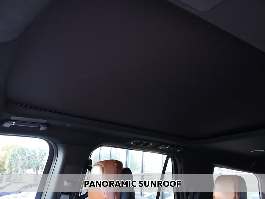 Used 2022 Lincoln Navigator Reserve image 4