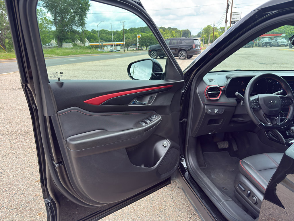 Used 2025 Chevrolet TrailBlazer RS w/ Convenience Package FWD image 34