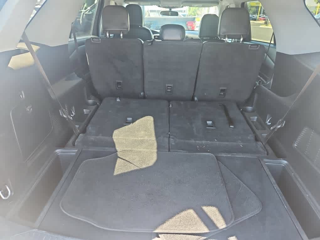 Certified 2023 Ford Explorer XLT w/ Equipment Group 202A RWD image 9