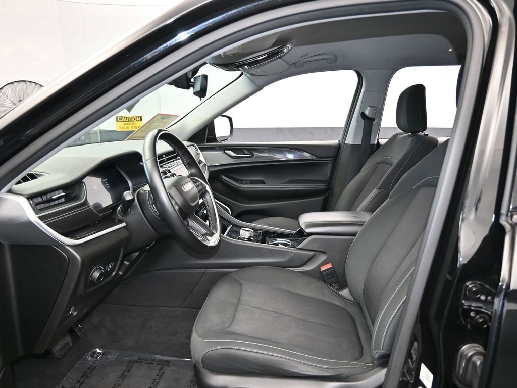 Used 2021 Jeep Grand Cherokee L Laredo w/ Luxury Tech Group I image 11