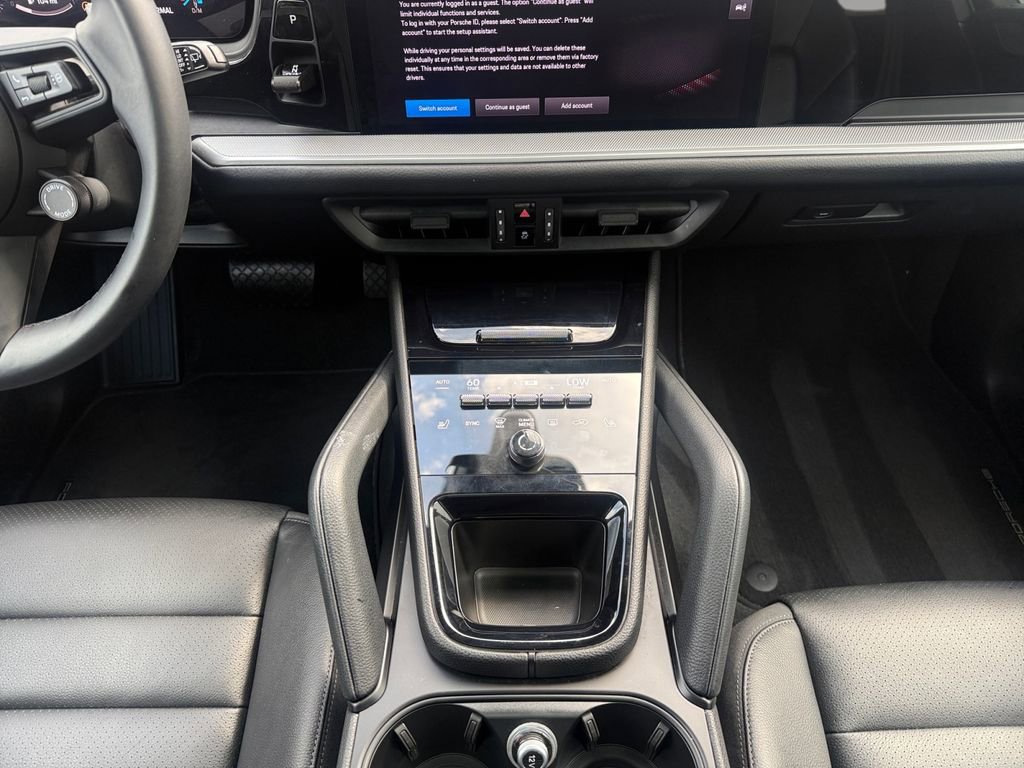 Used 2025 Porsche Cayenne image 15