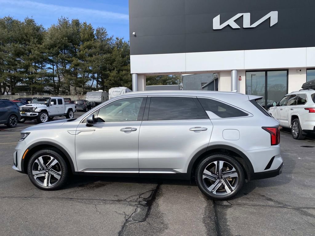 Used 2023 Kia Sorento EX image 2