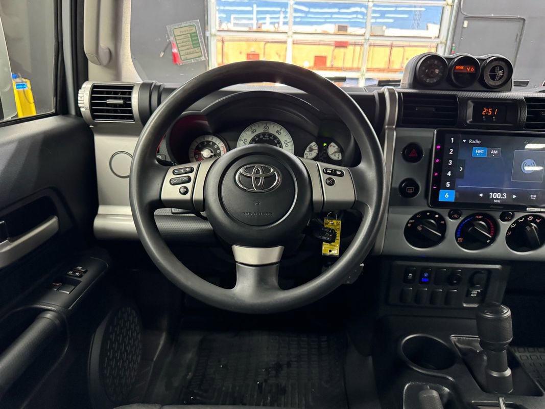 Used 2014 Toyota FJ Cruiser 4WD w/ Convenience Package image 28