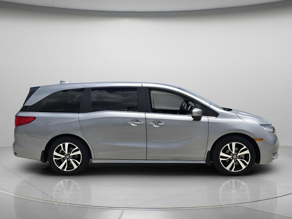 Certified 2024 Honda Odyssey Touring image 3