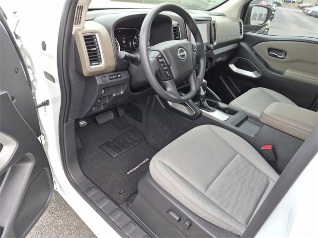 Used 2023 Nissan Frontier SV w/ Technology Package image 18