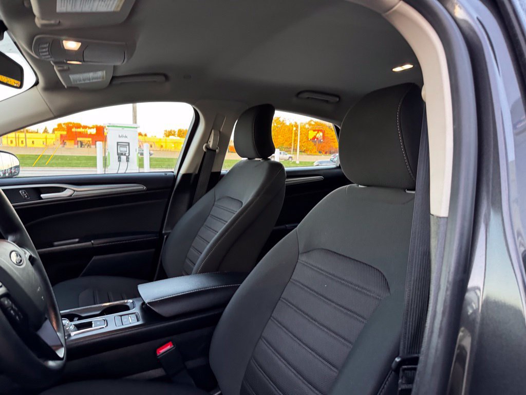 Certified 2019 Ford Fusion SE FWD image 6