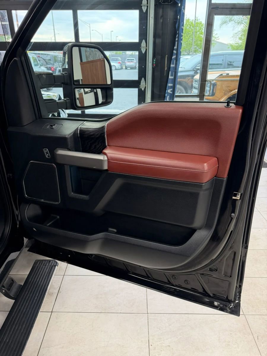 Used 2018 Ford F150 Platinum w/ Equipment Group 701A Luxury AWD/4WD image 24