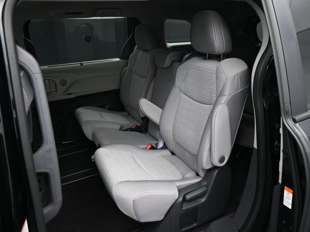 Used 2024 Toyota Sienna LE w/ Protection Package (TMS) AWD/4WD image 20