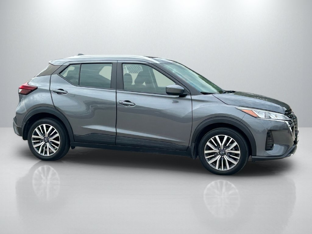 Used 2023 Nissan Kicks SV FWD image 4
