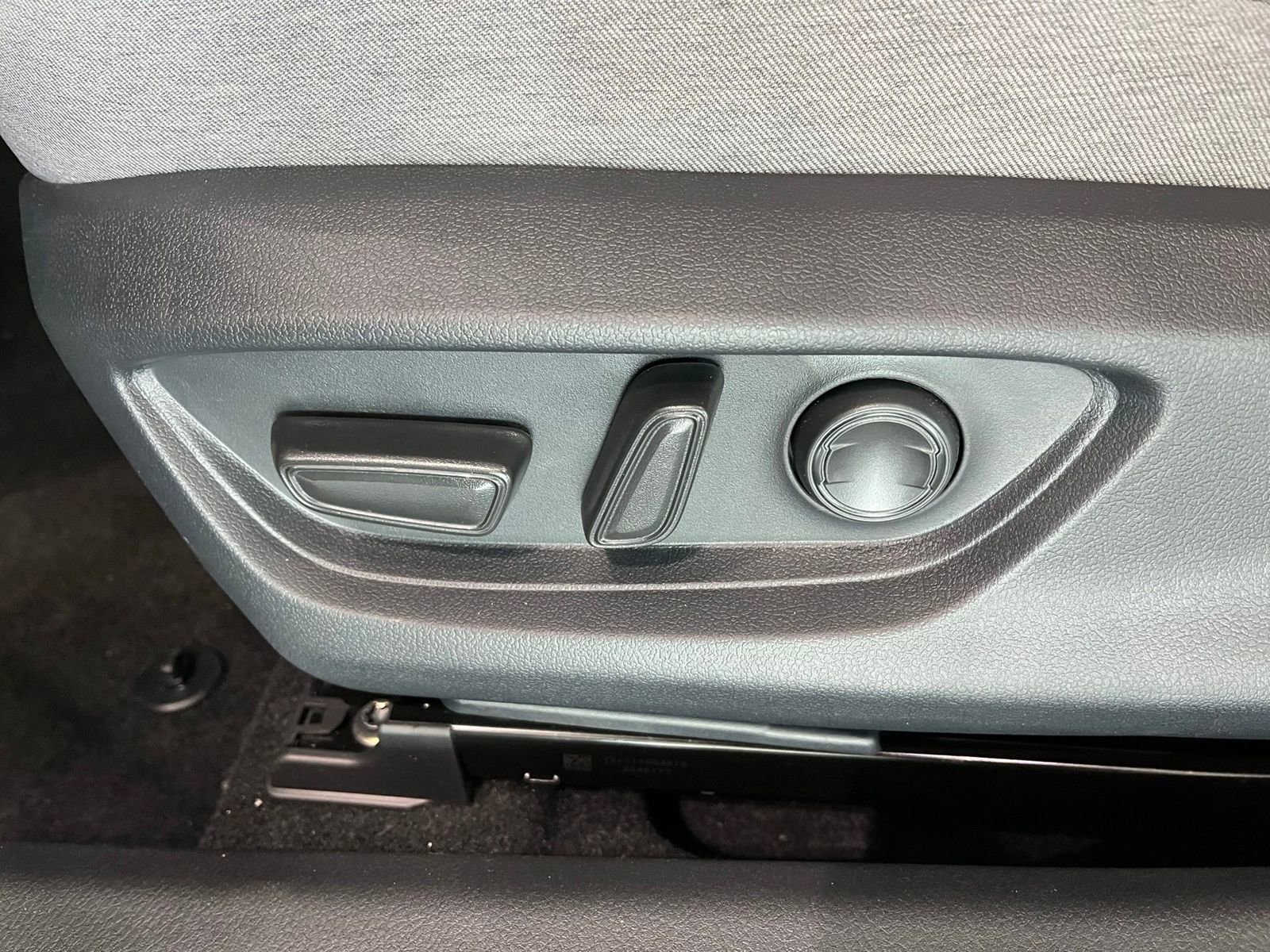 New 2026 Toyota Camry LE w/ Convenience Package FWD image 17