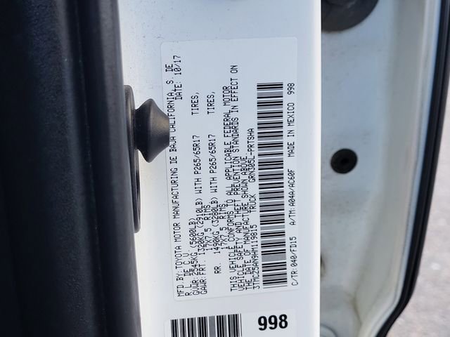 Used 2017 Toyota Tacoma TRD Sport image 31