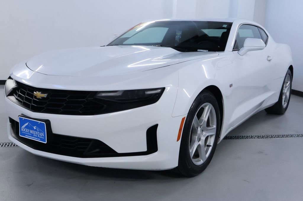 Used 2023 Chevrolet Camaro LT image 3