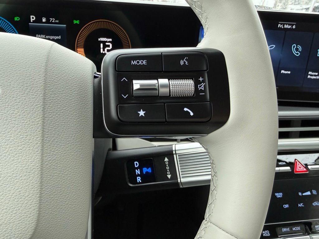 Certified 2025 Hyundai Santa Fe SEL image 30