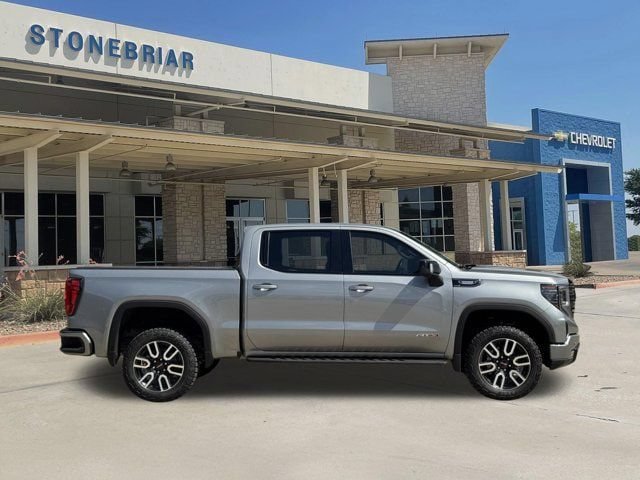 Used 2024 GMC Sierra 1500 AT4 w/ AT4 Premium Package AWD/4WD image 4