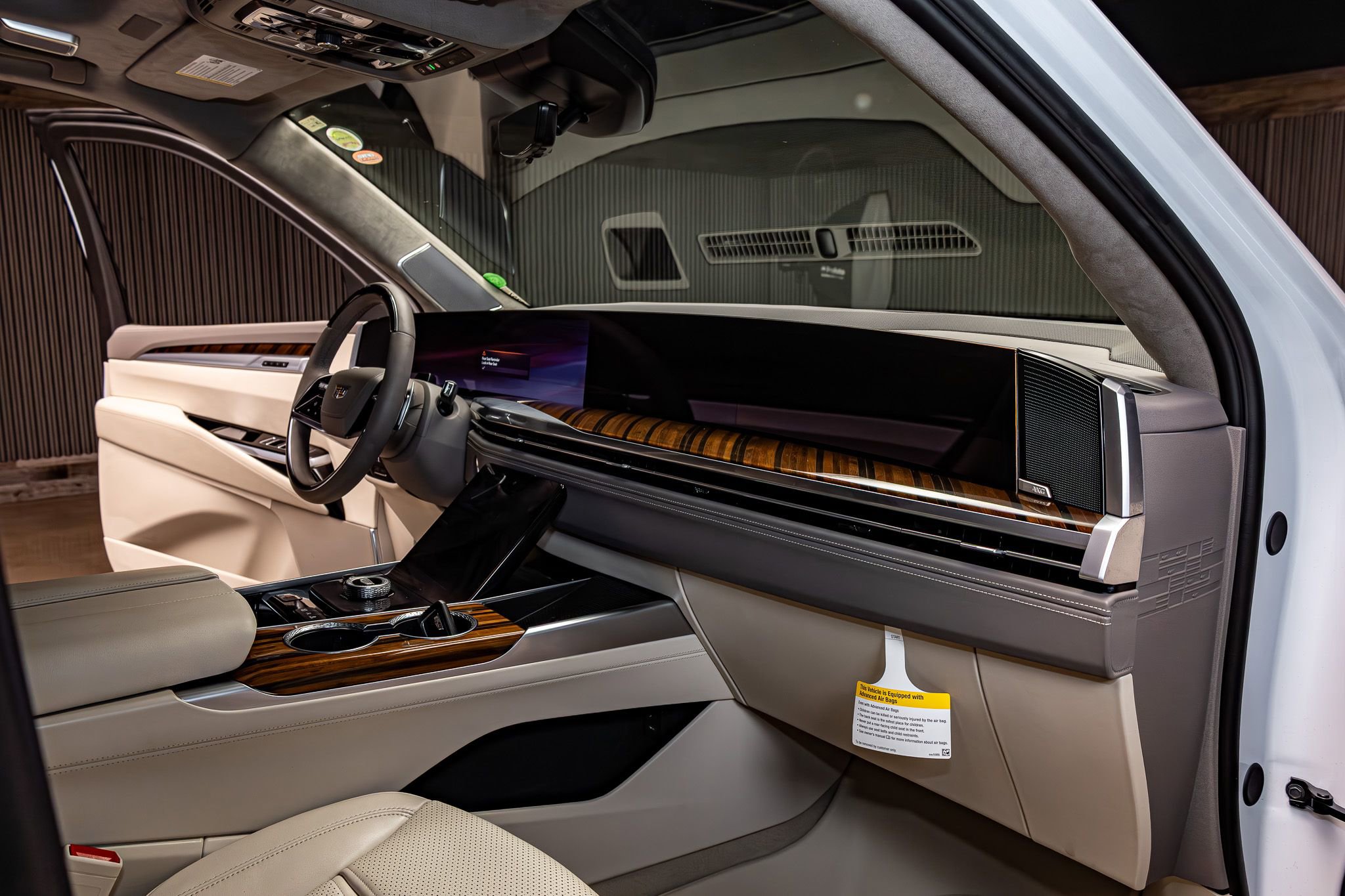 Used 2026 Cadillac Escalade Platinum Sport w/ LPO, ONYX Package image 16