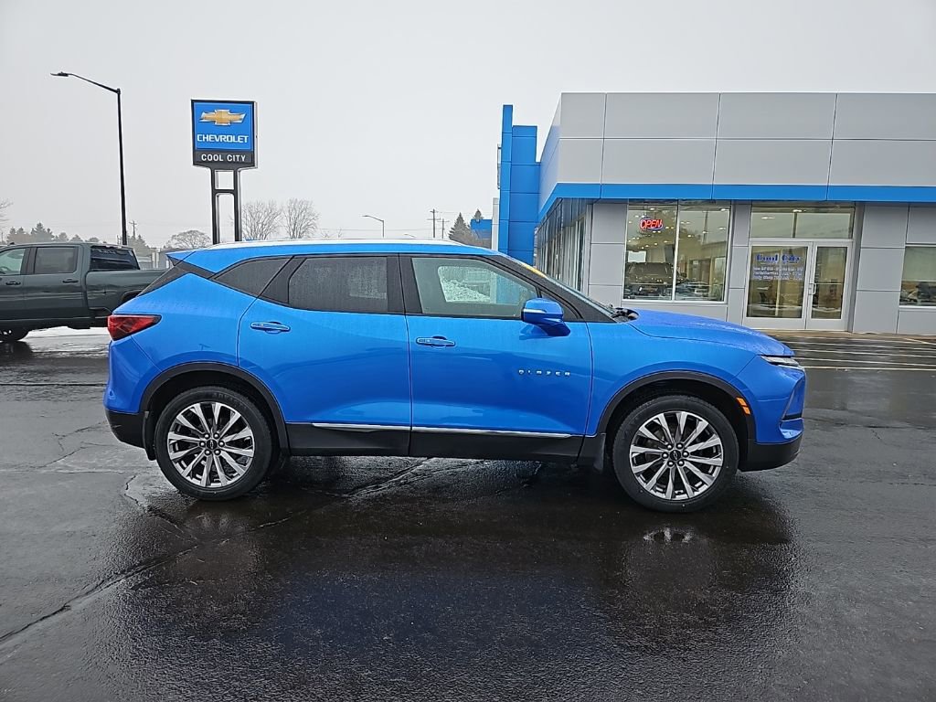 Used 2024 Chevrolet Blazer Premier w/ Driver Confidence II Package image 2