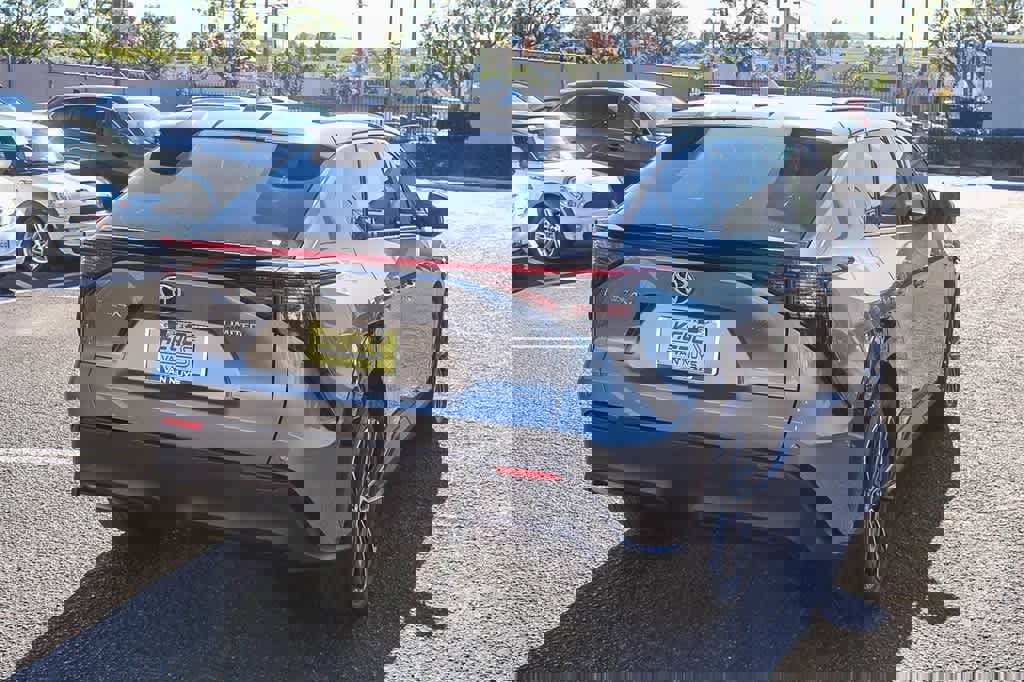 Used 2023 Toyota bZ4X Limited image 4