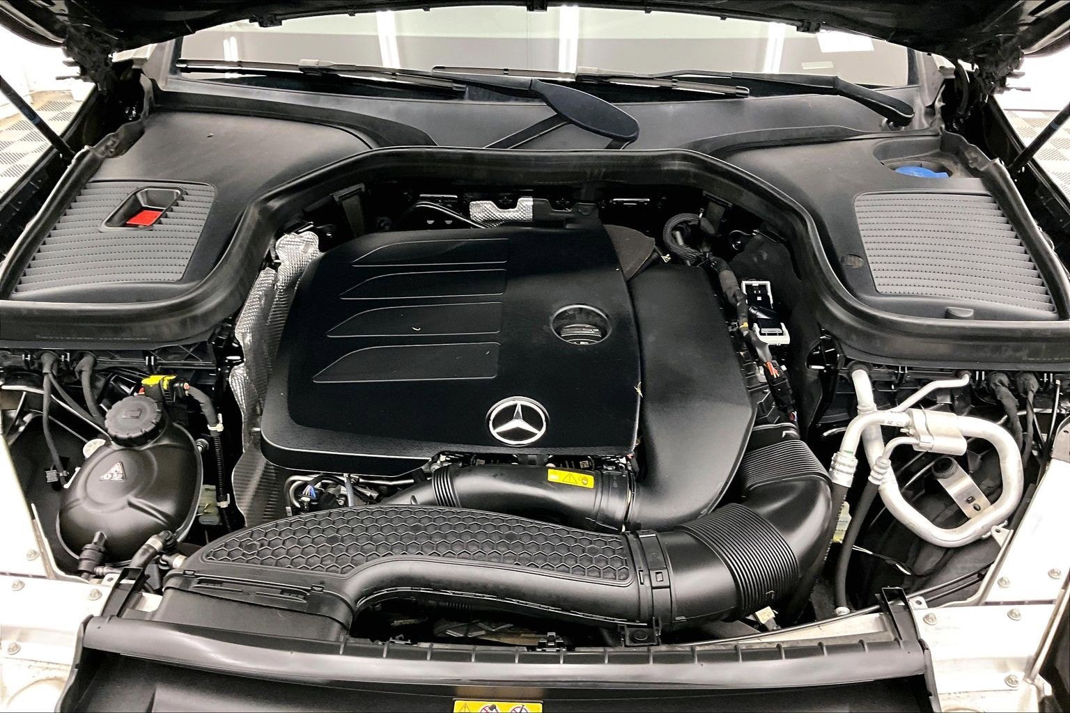 Certified 2022 Mercedes-Benz GLC 300 image 9