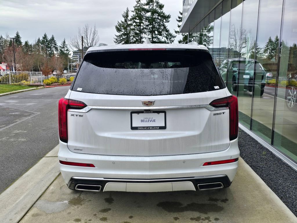 Used 2025 Cadillac XT6 Luxury image 4