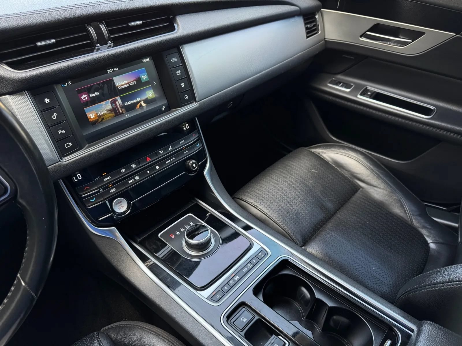 Used 2017 Jaguar XF Prestige AWD/4WD image 31