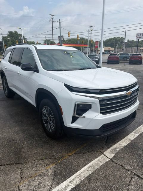 New 2026 Chevrolet Traverse LT w/ LPO, Floor Liner Package AWD/4WD image 3