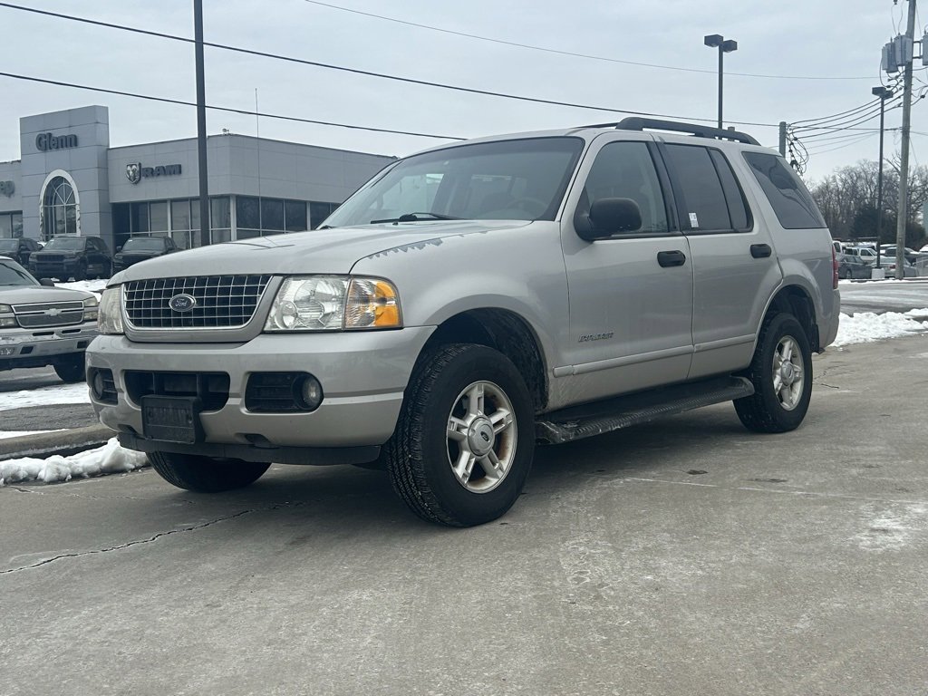 Used 2005 Ford Explorer XLT image 2