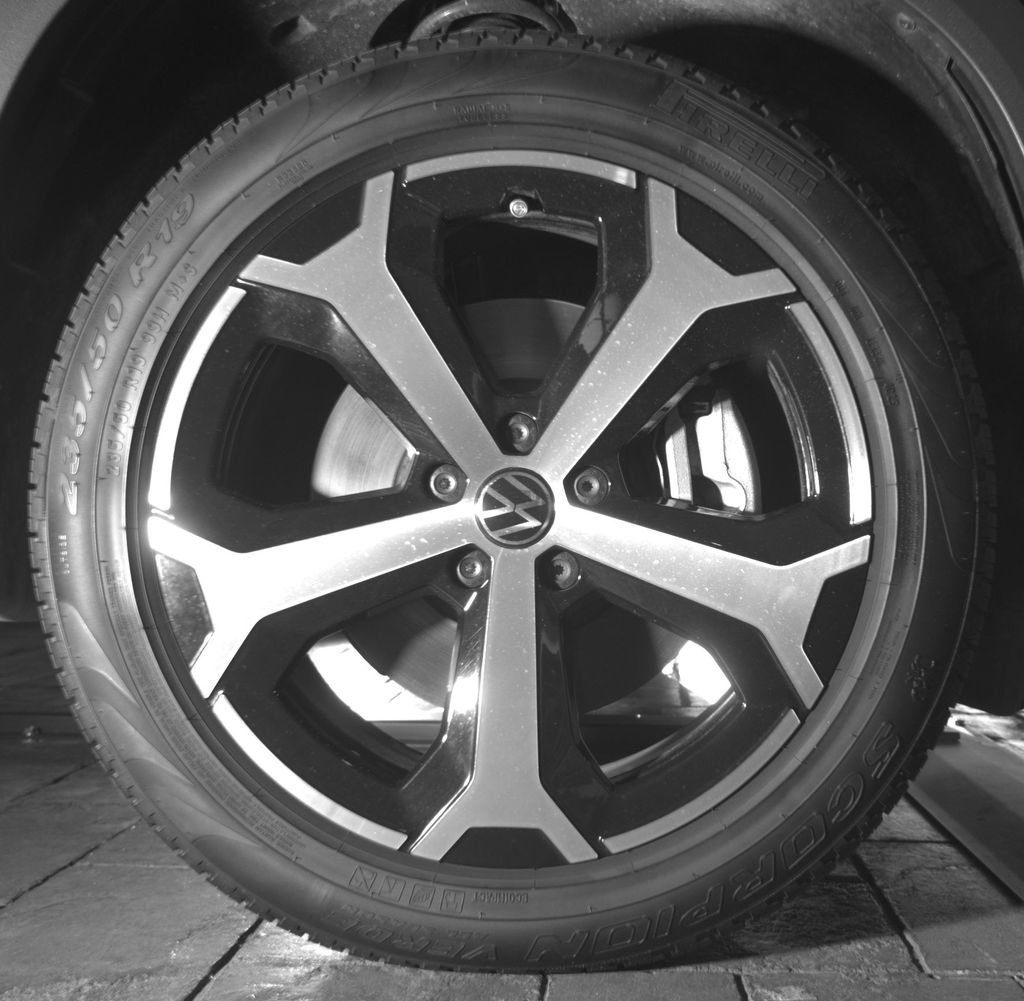 Used 2026 Volkswagen Tiguan SE AWD/4WD image 9