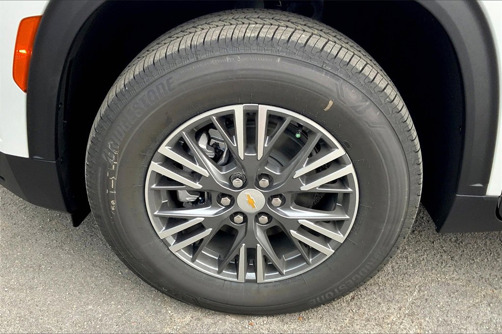 New 2026 Chevrolet Traverse LT w/ Driver Confidence Package image 13