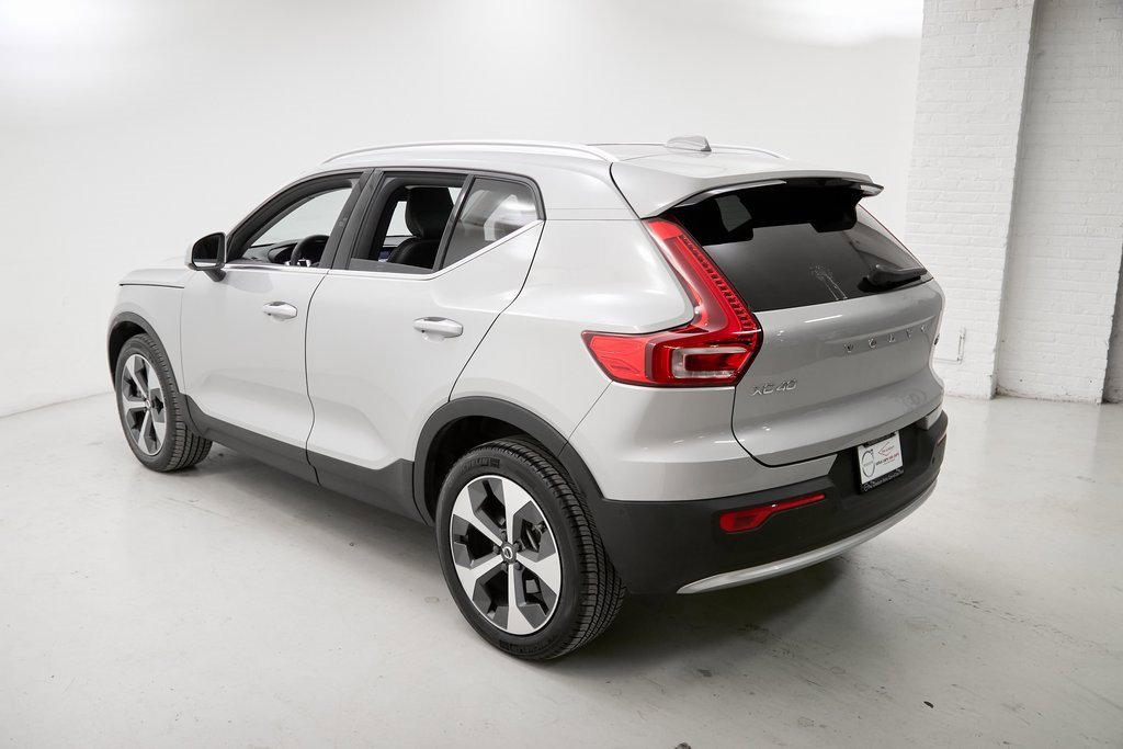 Used 2023 Volvo XC40 B5 Ultimate w/ Protection Package Premier image 7