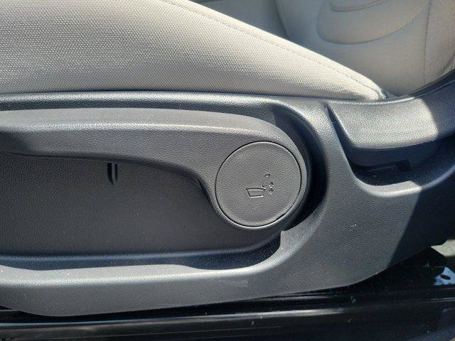 Used 2025 Hyundai Tucson SE FWD image 20