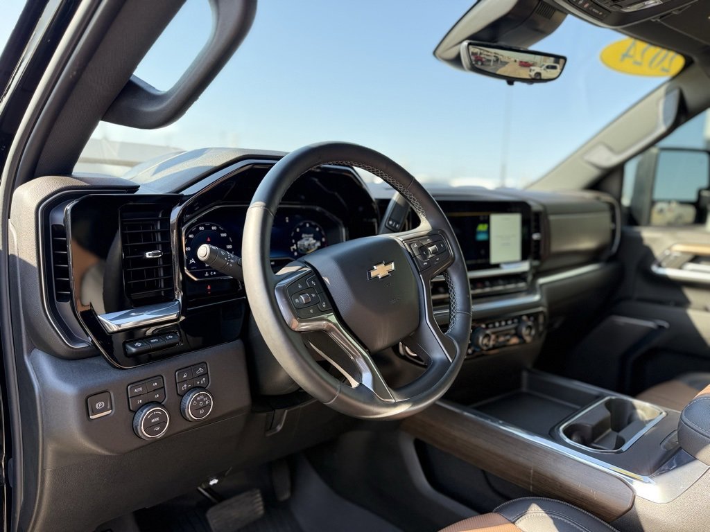 Used 2024 Chevrolet Silverado 3500 High Country w/ Technology Package image 10