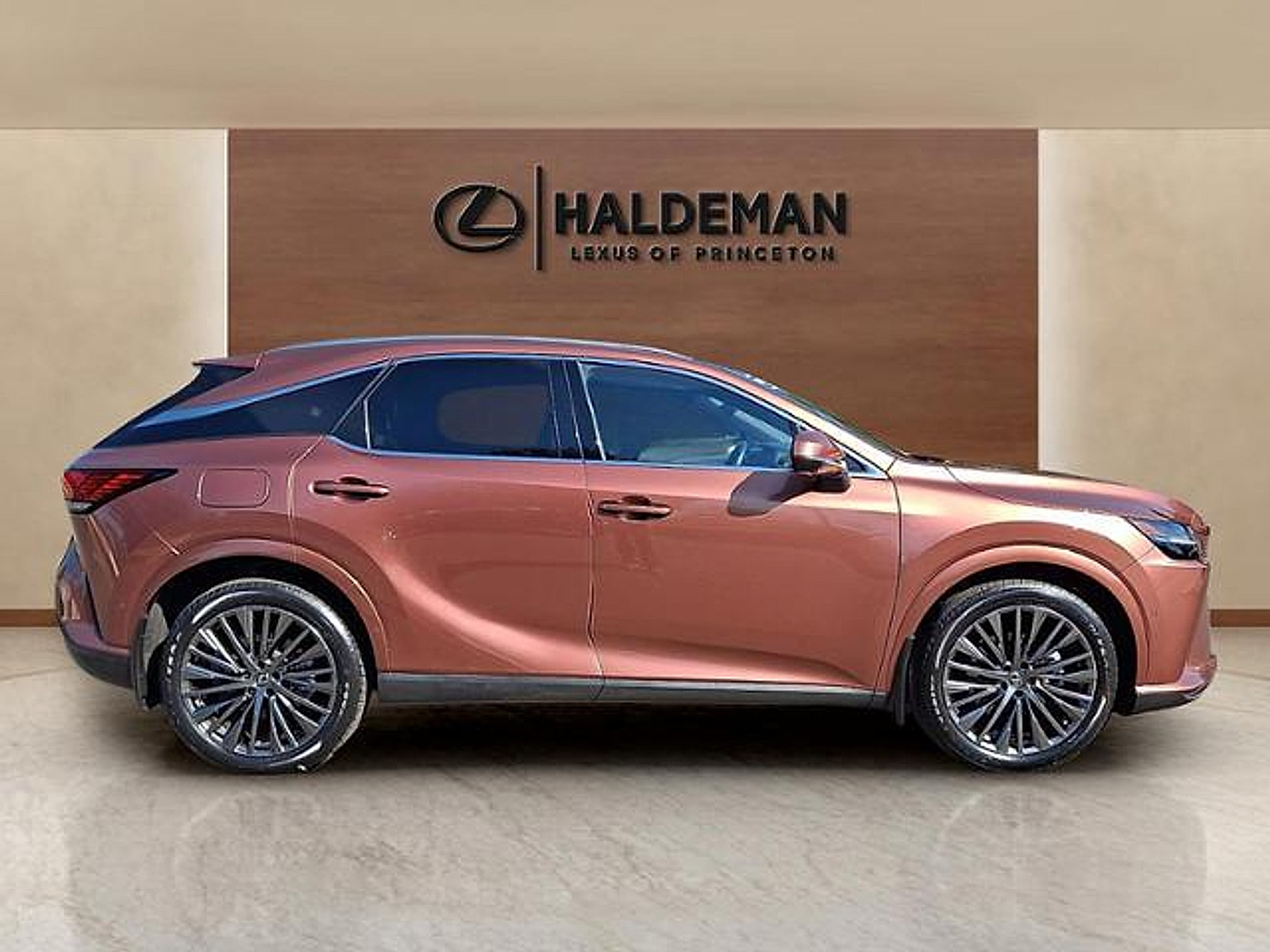 Certified 2024 Lexus RX 450h AWD w/ Convenience Package image 7