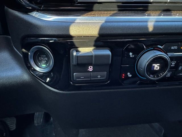 Used 2025 Chevrolet Silverado 3500 LT w/ Convenience Package image 14