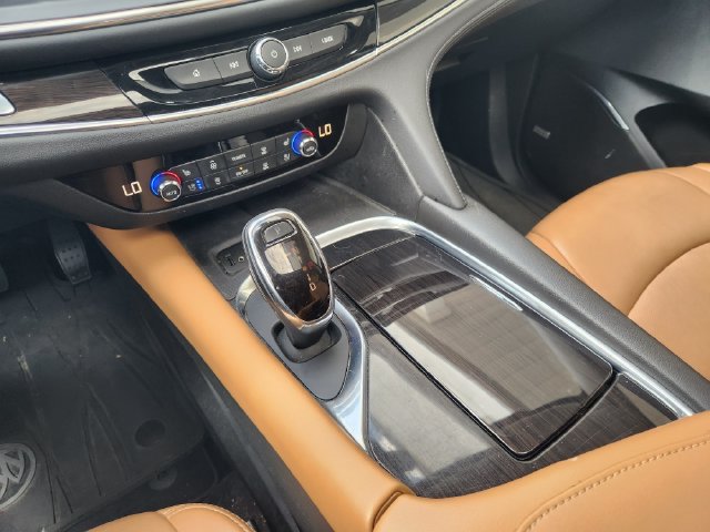Used 2018 Buick Enclave Premium w/ Experience Buick Package FWD image 18