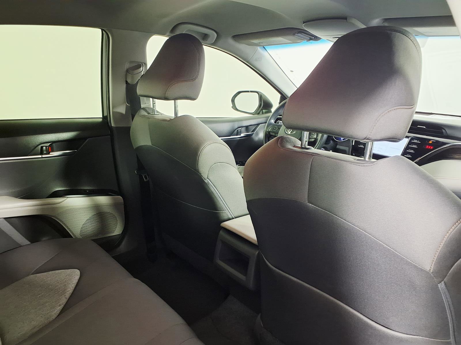Used 2018 Toyota Camry LE FWD image 11