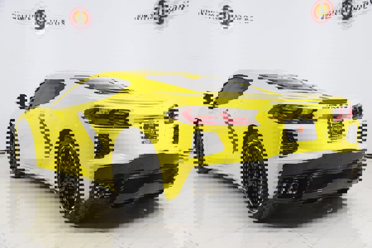 Used 2025 Chevrolet Corvette Stingray Premium Cpe w/ Stealth Interior Trim Package image 4