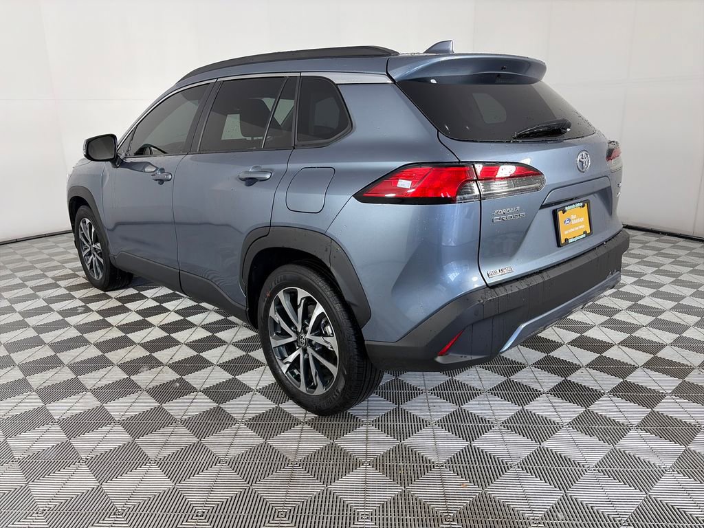 Used 2023 Toyota Corolla Cross XLE w/ Convenience Package AWD/4WD image 5