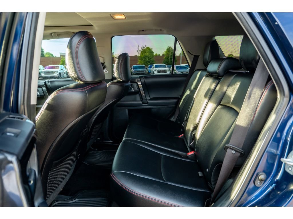 Used 2018 Toyota 4Runner TRD Off-Road Premium AWD/4WD image 15