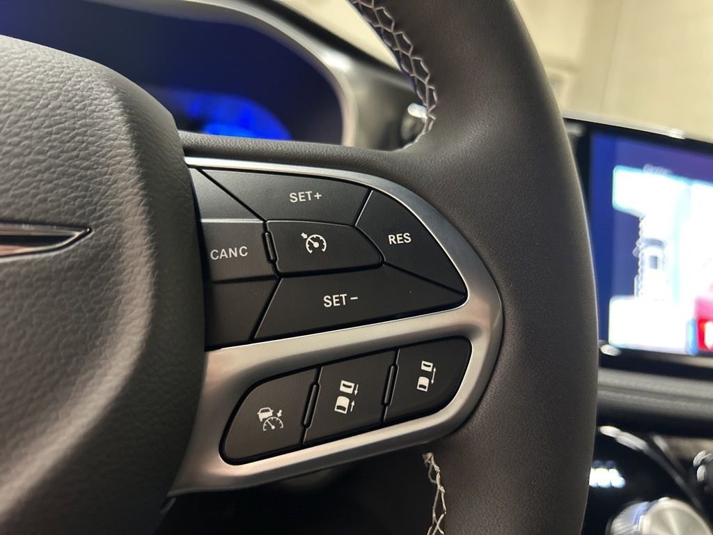New 2026 Chrysler Pacifica Select FWD image 22