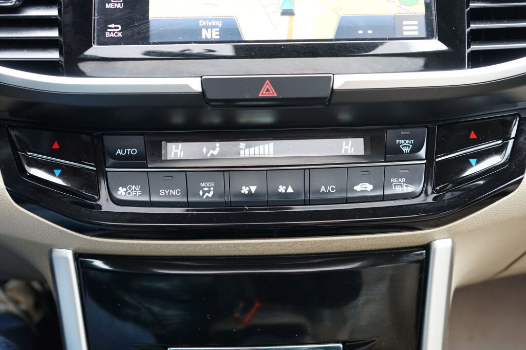 Used 2017 Honda Accord Touring image 24