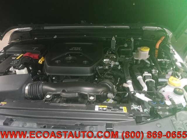 Used 2023 Jeep Wrangler Unlimited Sahara w/ Cold Weather Group AWD/4WD image 7