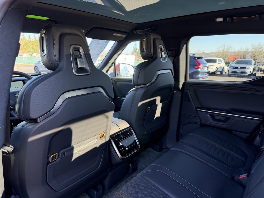 Used 2025 Rivian R1T Adventure image 32
