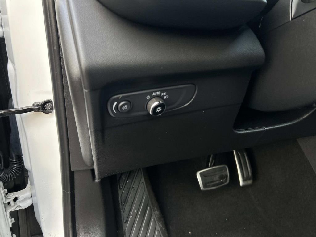 Used 2023 Buick Envision Essence w/ Sport Touring Package image 21