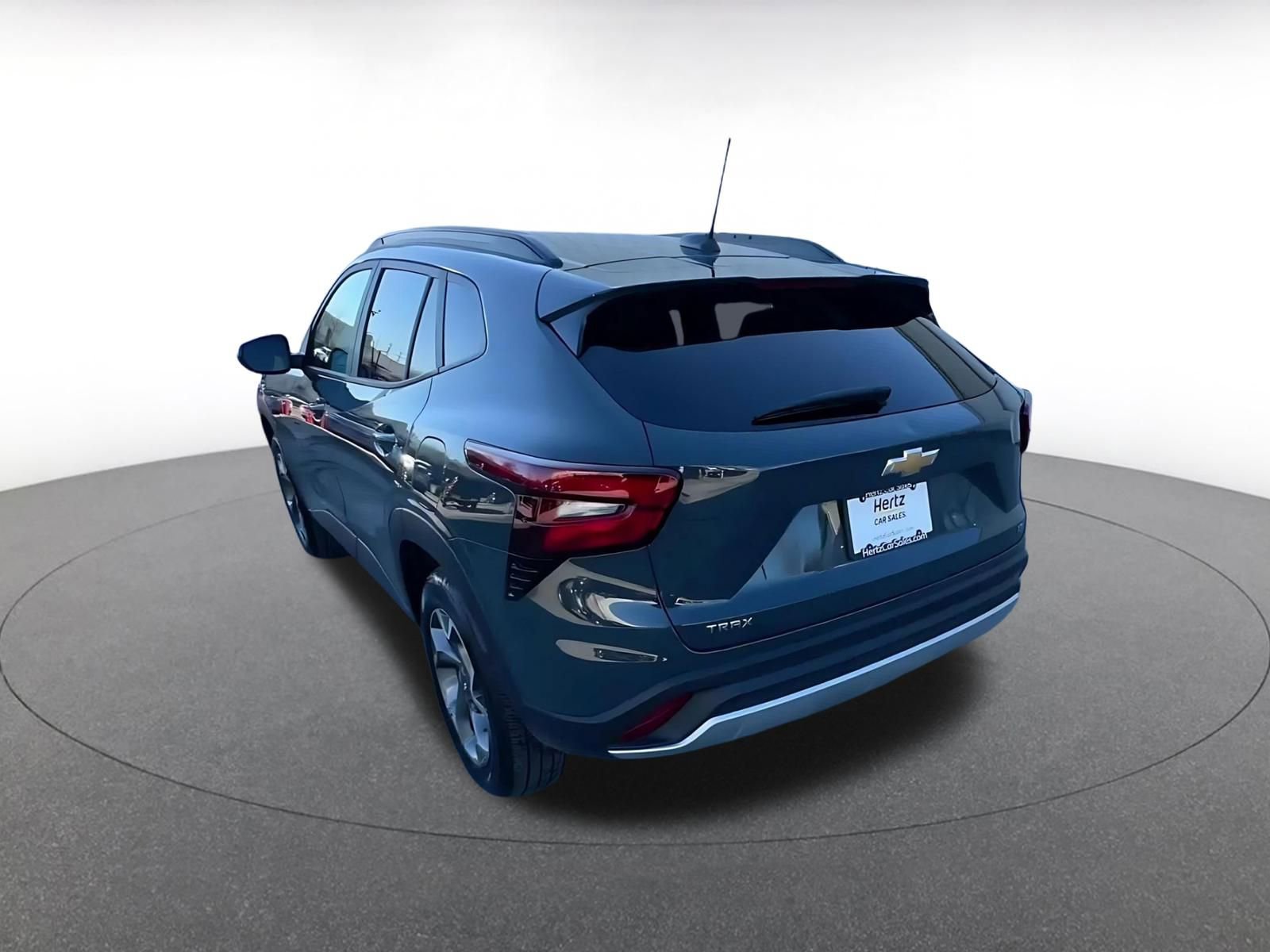 Used 2025 Chevrolet Trax LT image 11