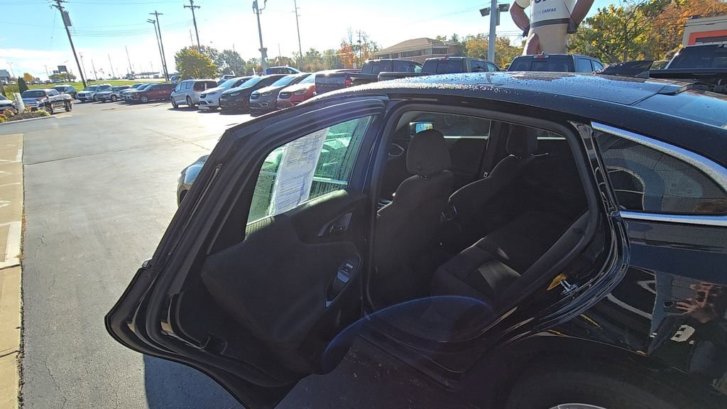 Used 2023 Chevrolet Malibu LT image 15